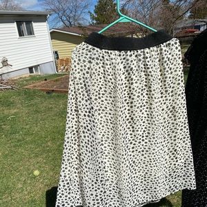 LuLARoe Lola (L) two layered skirt in animal print